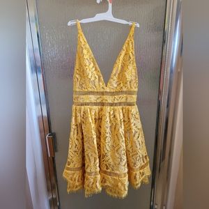 XS Yellow Plunge Lace Sleeveless Lovers + Friends Dress